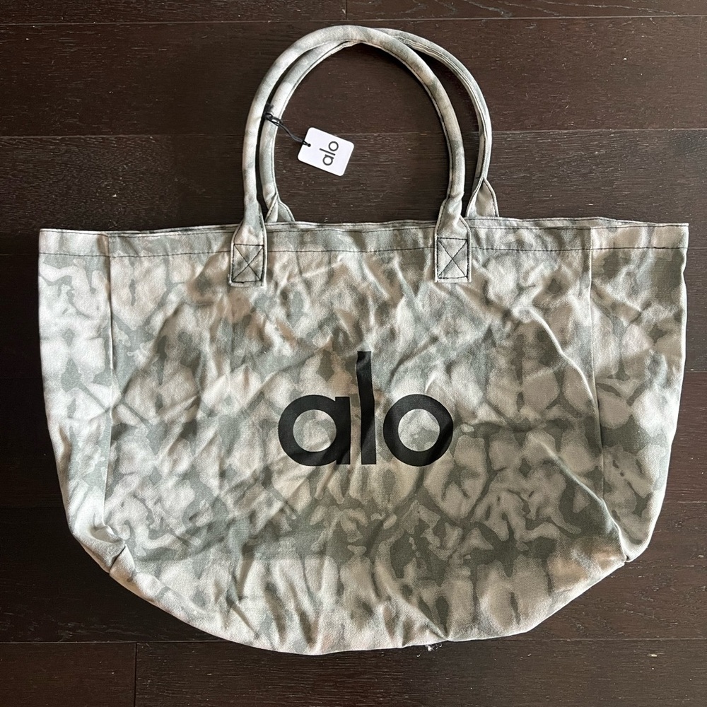 NWT Alo Tote Bag Grey Camo